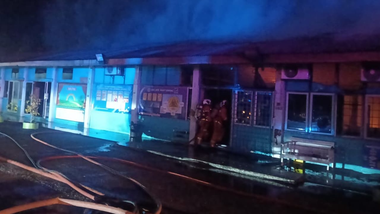 Midnight Fire Damages Two Key Facilities At SK Parit Serong