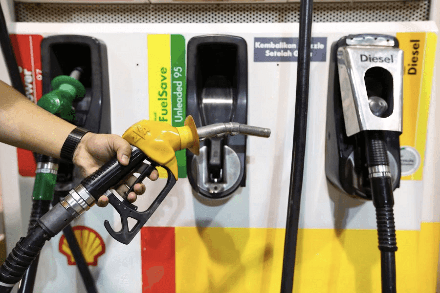 Unsubsidised RON95 Drops By 25 Sen As Target Subsidies Hold